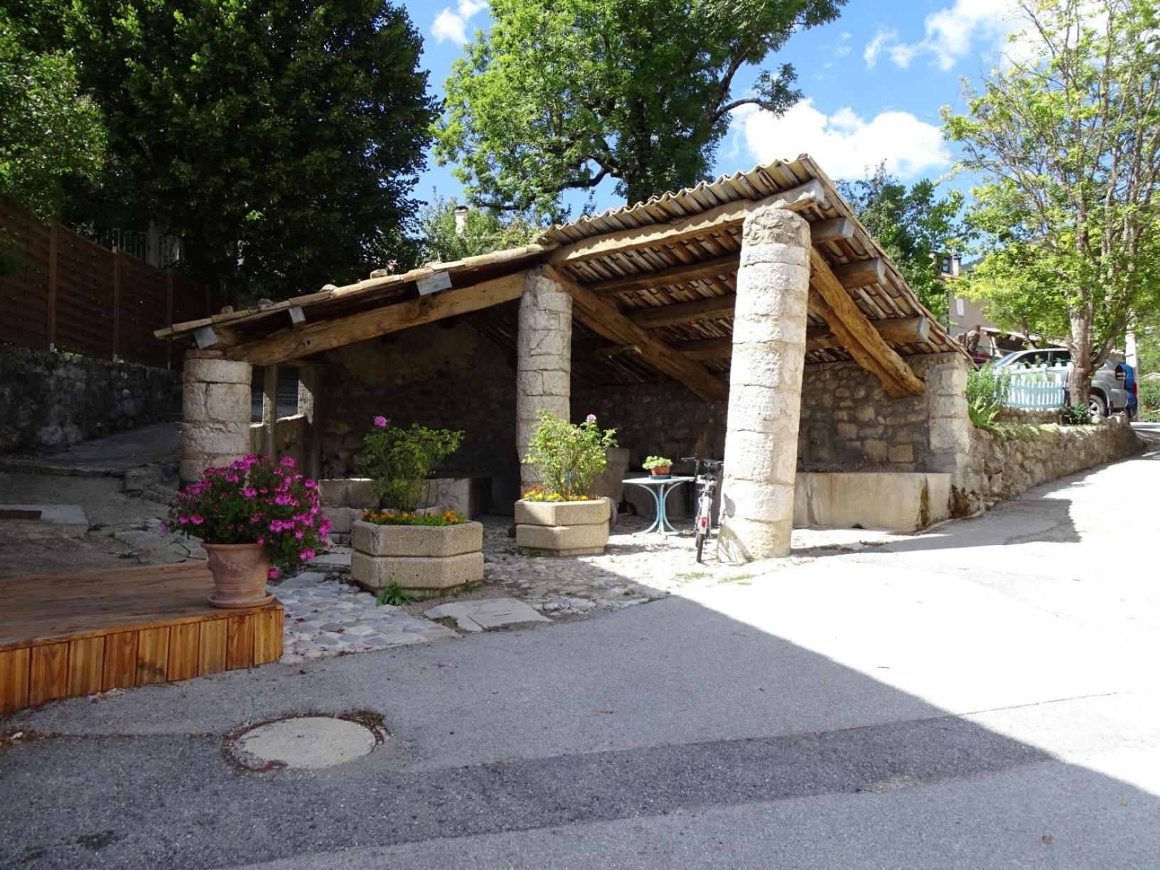 Bed and Breakfast La Fischaumiere à Soleilhas Extérieur photo